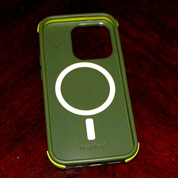 π± Heyday Rugged Phone Case for iPhone 15 Pro - NIB | Olive Green | MagSafe - Picture 2 of 5